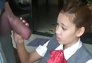 Asian schoolgirl opens around in suck giving blarney