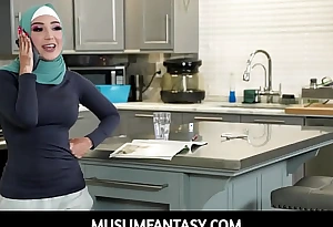 MuslimFantasy- Sexy babe got fucked by her Gym Trainer - Violet Gems