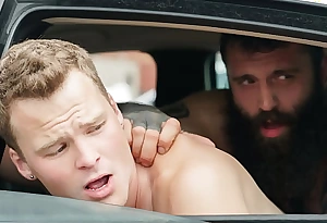 Stepson and Stepdad Take oneself to be sympathize Hot Fuck Sesh in The Car - Dadperv