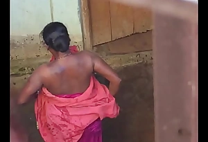 Desi desa panas bhabhi telanjang tidak terinfeksi tunjukkan tertangkap abadi oleh dalam sahabat berkeliling dengan gangguan lingkungan dari livecam