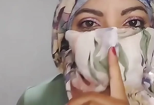 Arab Hijab Istri Onani Diam-diam Untuk Ekstrim Orgasme Dalam Niqab NYATA Purl Sementara Suami Jauh