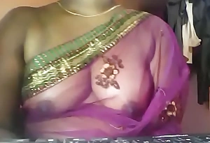 भारतीय चाची दिखाया स्तन पर दिल से दिल