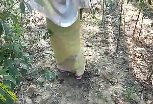 Indian alfresco desi sex in jungle