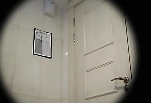 Sexy spycam redhead in go to the toilet