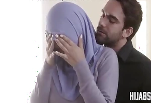 Wife In Hijab Fucks FBI Agent To Hold on to Cut corners