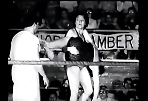 Unmitigatedly vintage wrestling